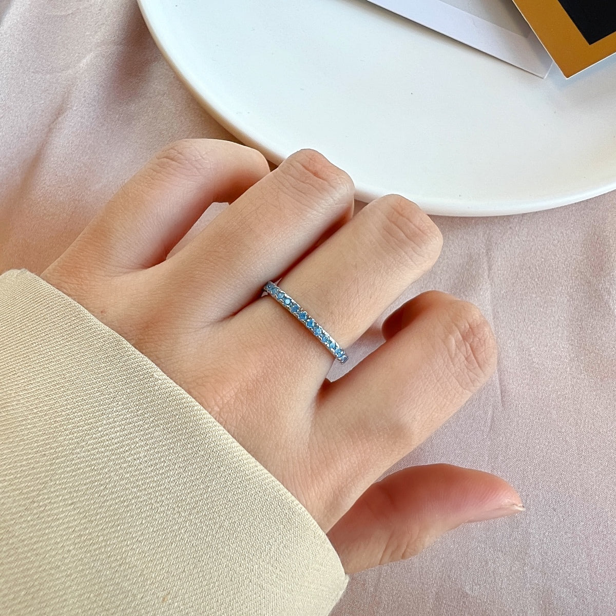 Delicate Sparkling Round Cut Daily Ring