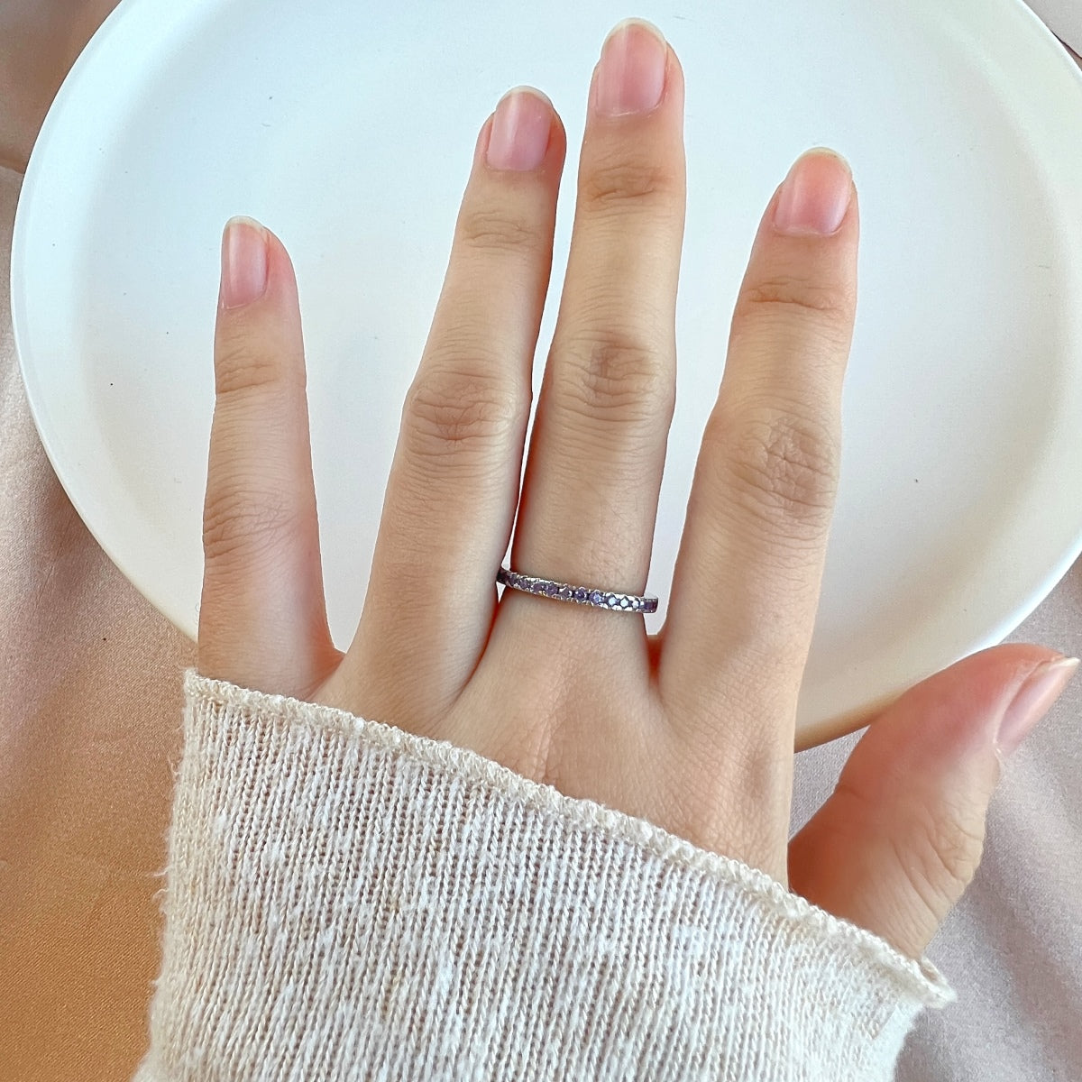 Delicate Sparkling Round Cut Daily Ring