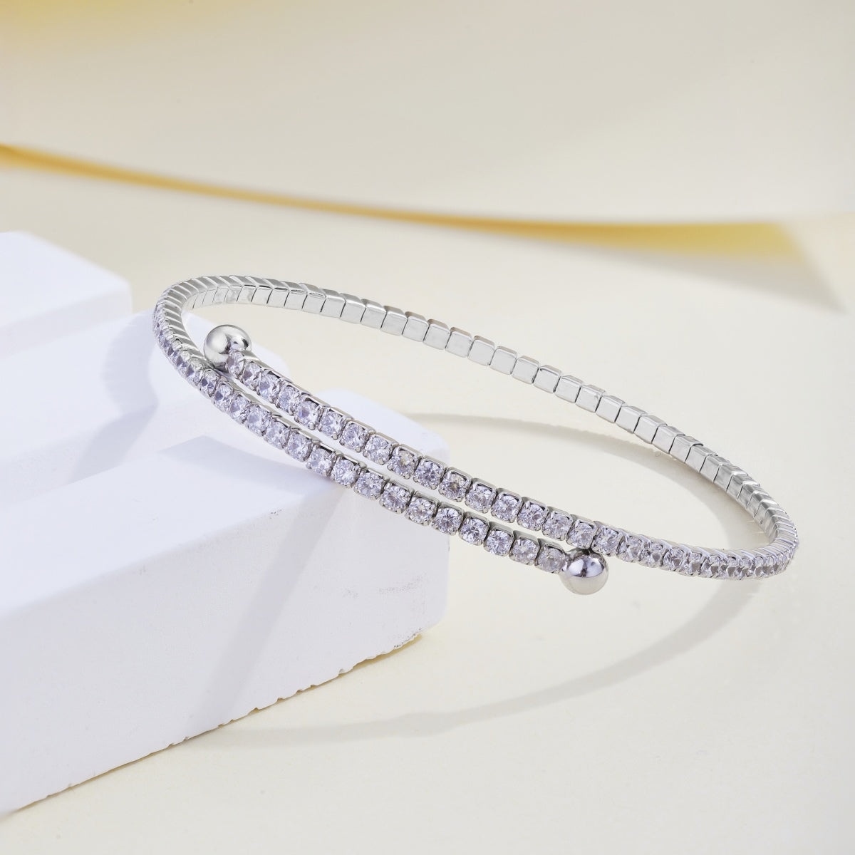 Rundes modisches Armband mit Diamanten