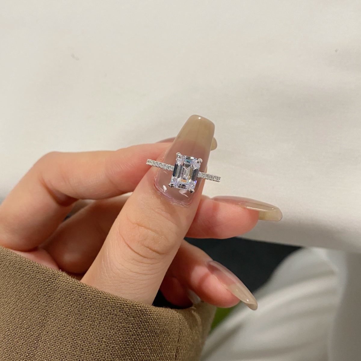 2.0 Carat Scintillating Ornate Radiant Cut Party Ring