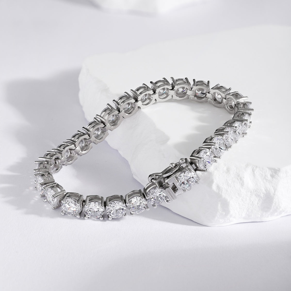 0.75 Carat Dazzling Round Cut Wedding Bracelet