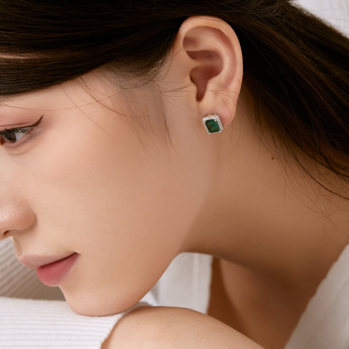 Luxurious Dainty Emerald Cut Banquet Earrings